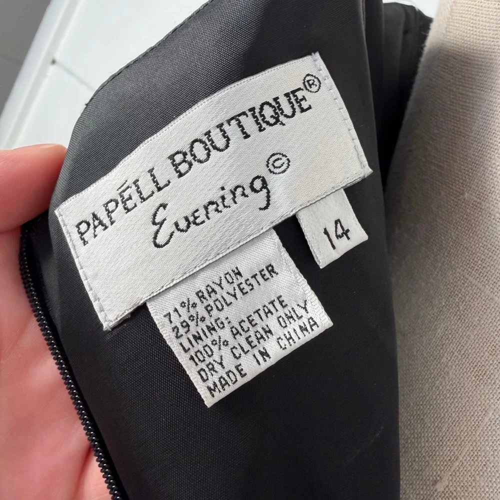 Papell Boutique armpit  18